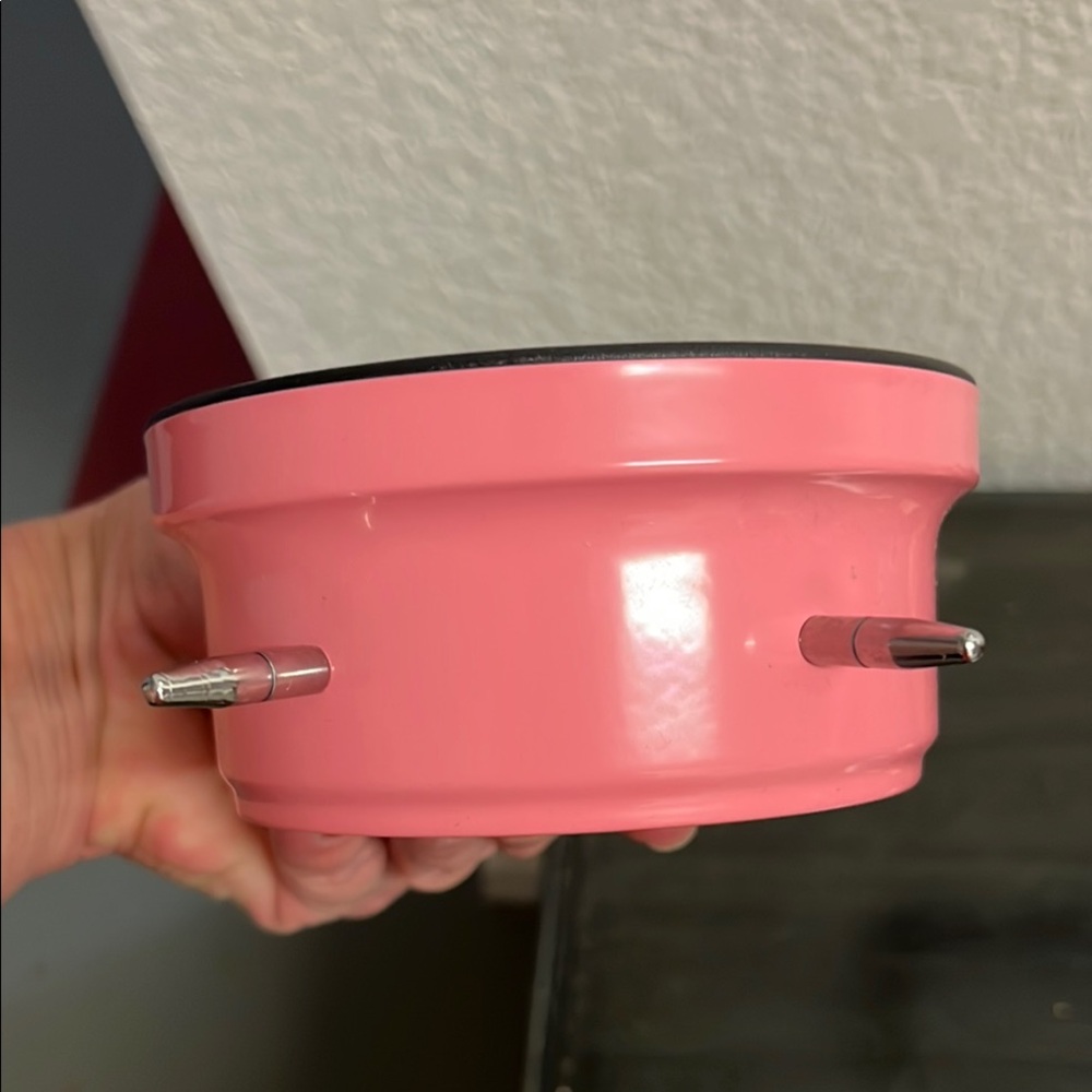 Pink Retro looking Alarm Clock - Picture 4 of 4